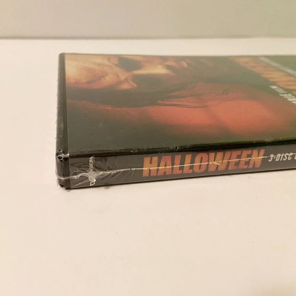 2008 Rob Zombie Film  Halloween 3 Disc Set Unrated Collectors Edition DVD Sealed - Picture 8 of 15